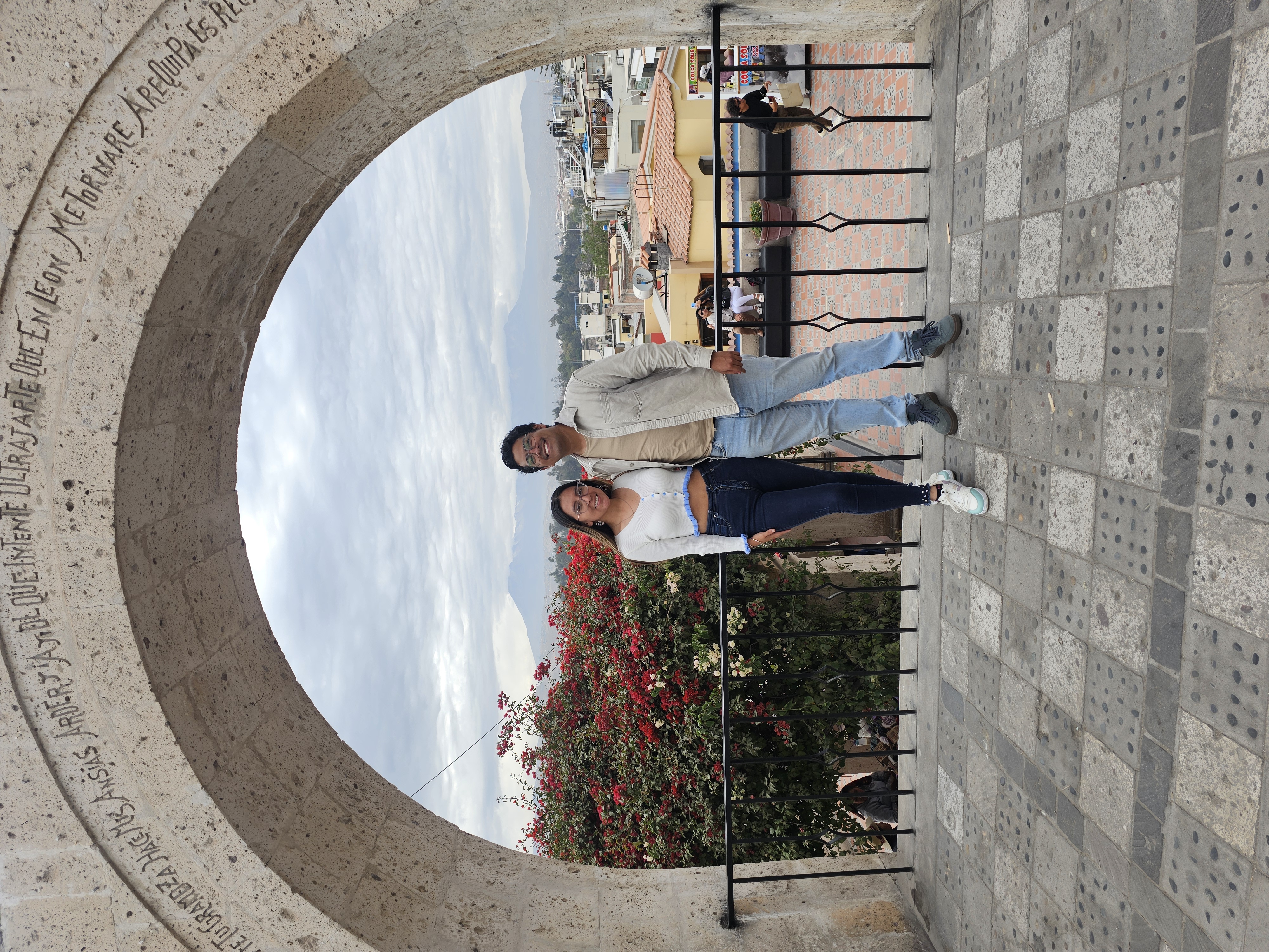 Angie y Felipe en Yanahuara, Arequipa